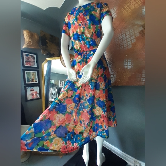 Vintage Floral Multicolor Midi Dress - Picture 3 of 16